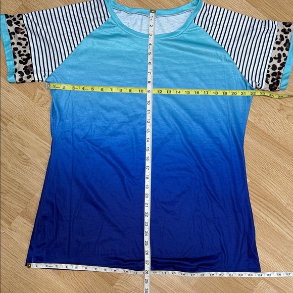 Blue Gradient Crew Neck Short Sleeve Tee. Vibrant Ombré Fun Mixed Prints - Picture 5 of 6